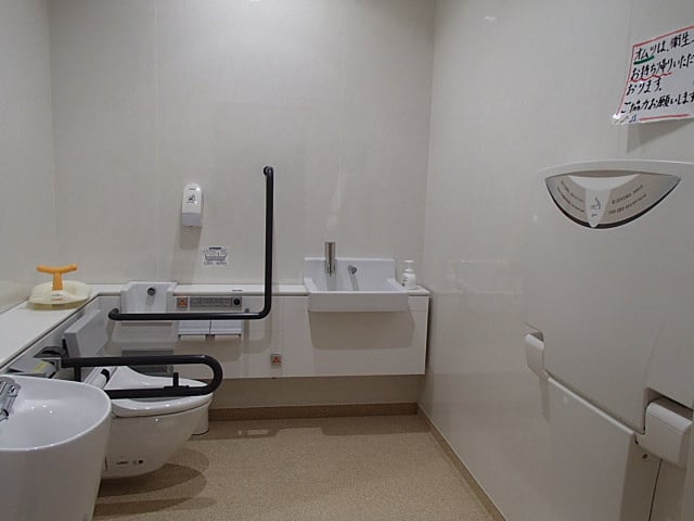 多機能トイレの写真